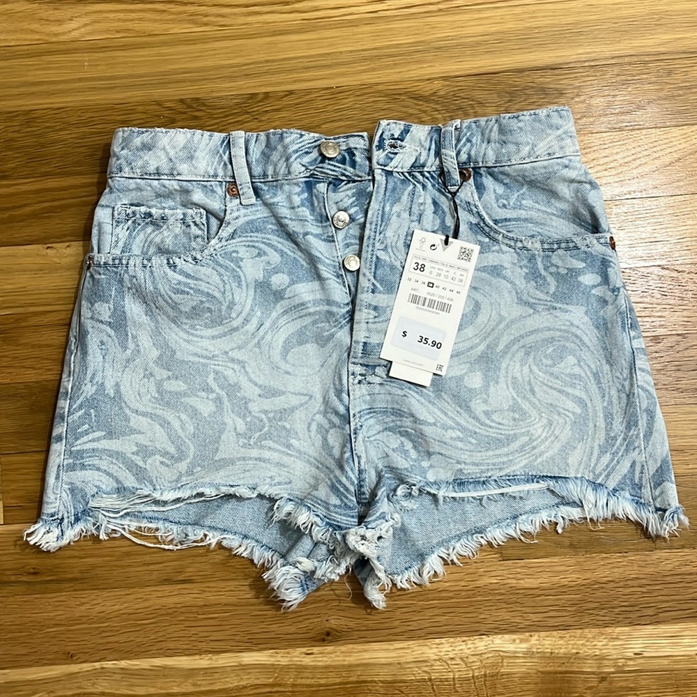 NWT ZARA Denim Shorts - Size 38
